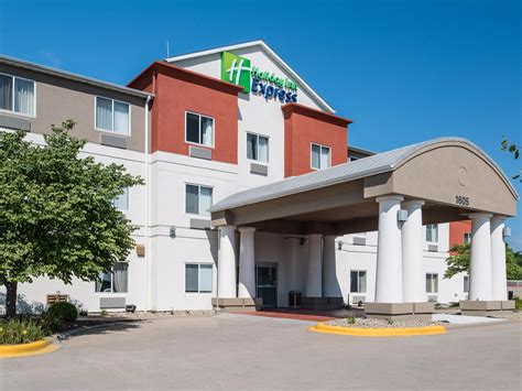 Holiday inn express burlington iowa Conveniently located near the impressive Jordan Creek Town Center, countless retailers and diverse dining options, this West Des Moines hotel offers a premium location second to none